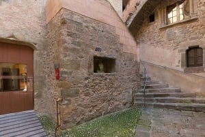 Barcelona: Dali Museum and Gala Castle Tour with Lunch