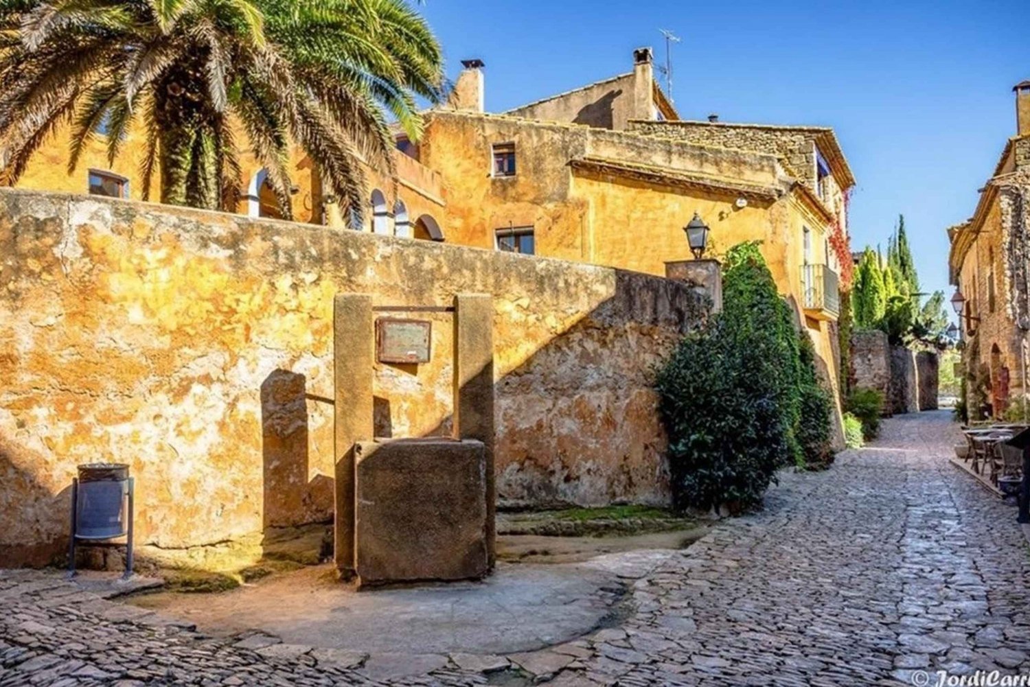 Barcelone : Excursion d'une journée de Barcelone à Gérone avec un local