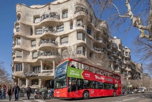 Barcelona: Hop-On/Hop-Off Bus & Aquarium-Tour