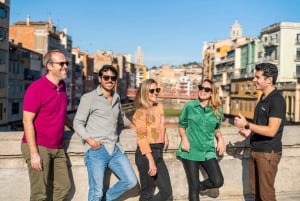 Barcelona: Viagem de 1 dia com guia para Montserrat, Girona e Costa Brava