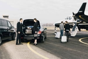 Barcelona: Private Airport Transfer to City Center