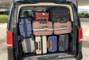 Barcelona: Private Airport Transfer to City Center