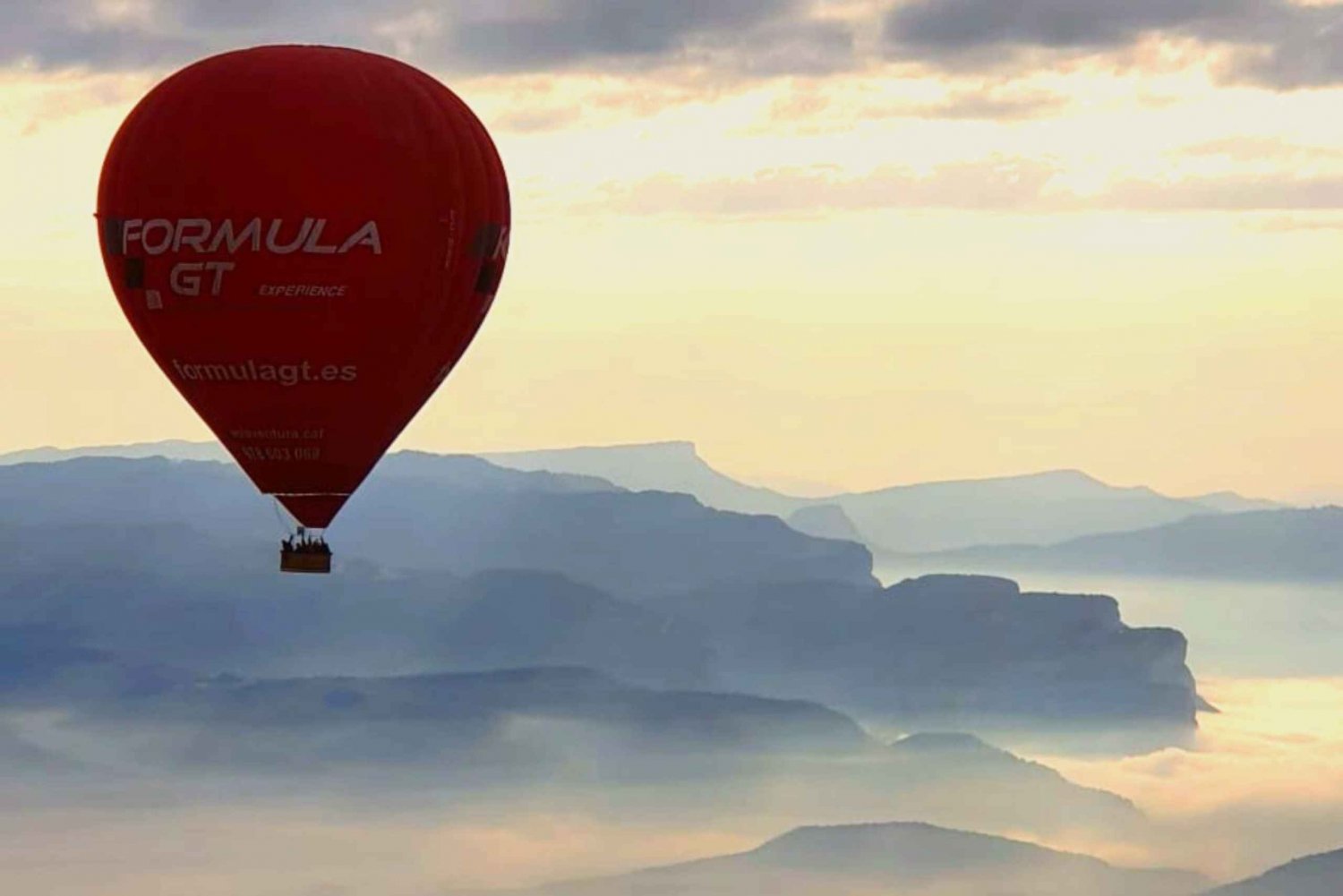 Barcellona: volo romantico privato in mongolfiera