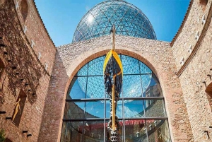 Barcelona: Tour Private Dalí, Cadaqués & Wines