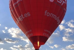 Barcelona: Passeio de balão de ar quente antes dos Pirineus