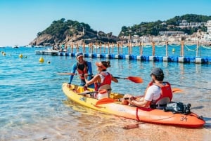 Barcelona: Tossa de Mar kajakk- og snorkletur med 3-retters måltid