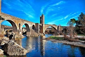 Barcelona: Tour Besalú and paella in Tossa de Mar