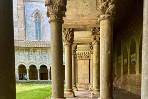 マドリードから：セゴビアを探索し、家族経営のワイナリーで乾杯しましょう