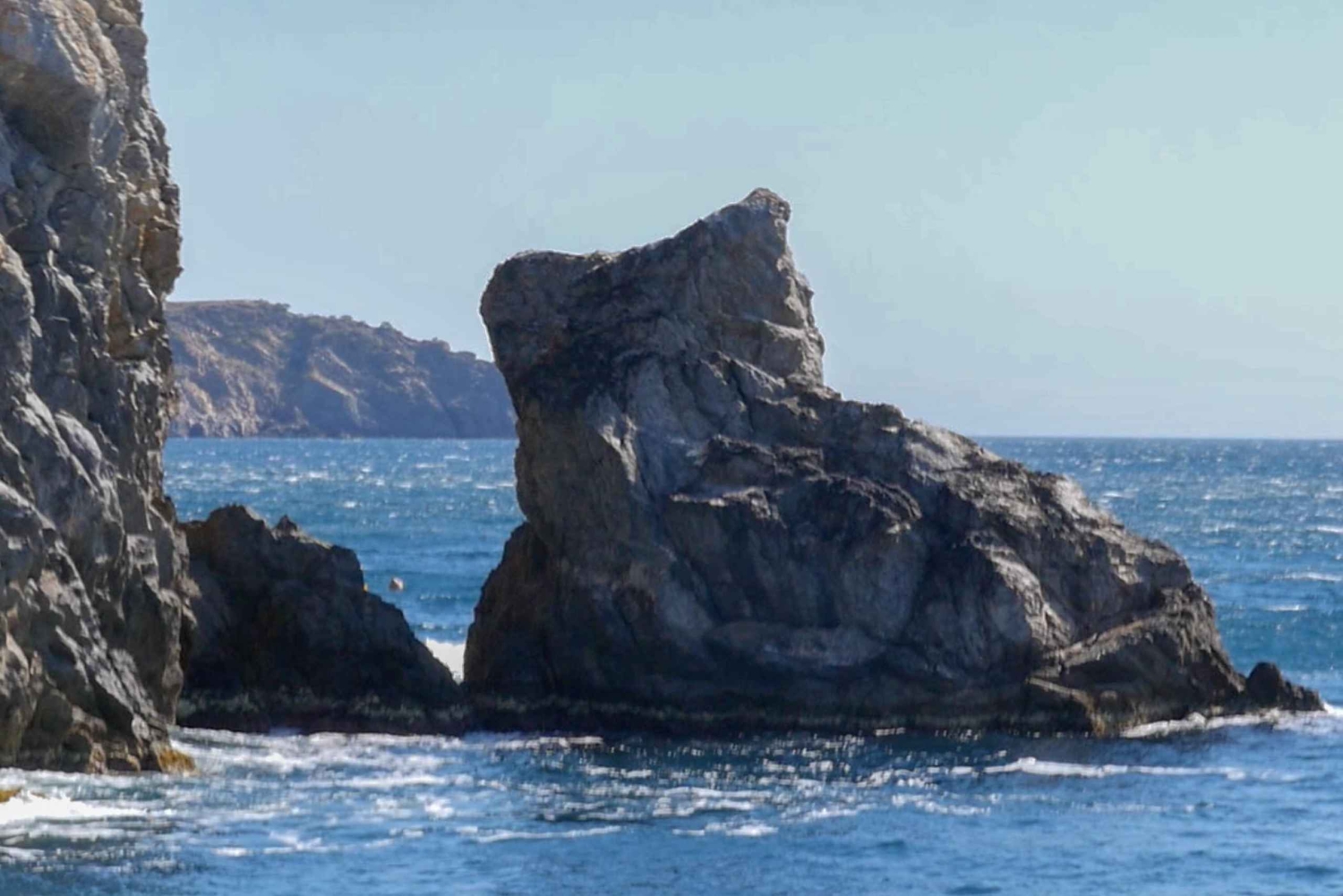 Entre Acantilados y Mar: Viaje a Cadaqués y baño del Paraíso