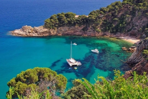 Costa Brava: Boat Ride and Tossa Visit with Hotel Pickup
