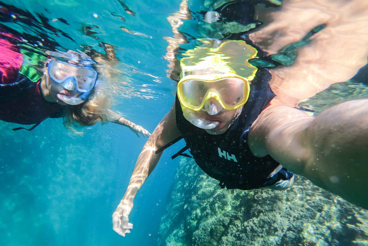 Costa Brava: tour en kayak y esnórquel por cuevas marinas