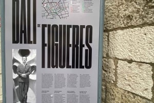 Figueres & Dali Museum Walking Tour with Tickets