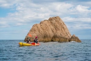 De Barcelona: Passeio de caiaque e snorkel na Costa Brava com piquenique