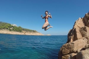 From Barcelona: Costa Brava Private Tour with Lunch