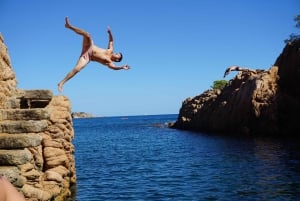 From Barcelona: Costa Brava Private Tour with Lunch