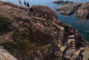 Tour Costa Brava: kustpaden, snorkelen, klifduiken & maaltijd