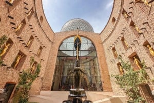 Fra Barcelona: Privat dagstur til Dalí og middelalderbyen Girona