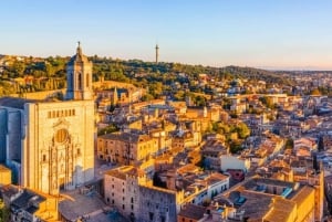 Ab Barcelona: Tagestour nach Girona, Figueres und Cadaqués