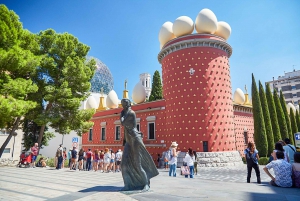 From Barcelona: Girona, Figueres and Dalí Museum Day Tour