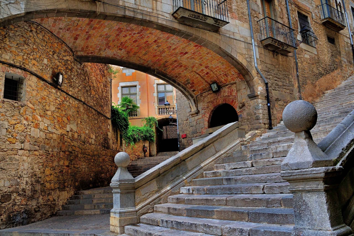 From Barcelona: Private Medieval Girona Half-Day Tour