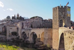 From Girona: Besalú, Banyoles & Historical Garrotxa Day Trip