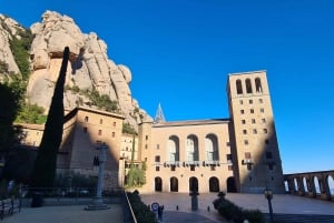 From LLoret de Mar: Full-Day Trip to Montserrat