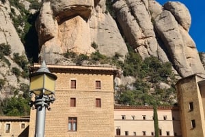 From LLoret de Mar: Full-Day Trip to Montserrat