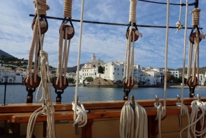 From Palamos: Scenic Boat Trip to Calella de Palafrugell