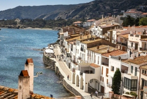 Depuis Roses : Excursion en bateau et visite de Cadaqués toute la journée.