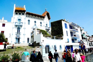 Depuis Roses : Excursion en bateau et visite de Cadaqués toute la journée.
