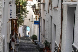 Depuis Roses : Excursion en bateau et visite de Cadaqués toute la journée.