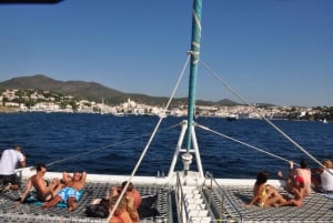 Fra Roses: Catamaran Cruise Cap Norfeu - Cadaqués