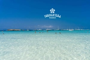 Ibiza: Formentera Stranden Cruise met Paella, Bar en Sport