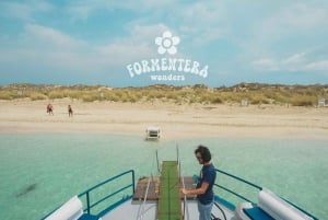 Ibiza: Formentera Cruise with Paella, OpenBar & Water Sports