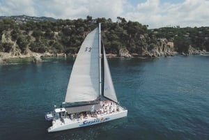 Lloret de Mar: Catamaran Sailing Cruise with BBQ and Drinks
