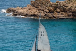 Lloret de Mar: Tour in catamarano con barbecue e bevande