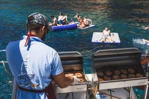 Lloret de Mar: Lloret Maret: Juhlaristeily grilliruokailun ja juomien kanssa