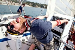 Lloret de Mar : Croisière en catamaran avec repas, boissons et musique