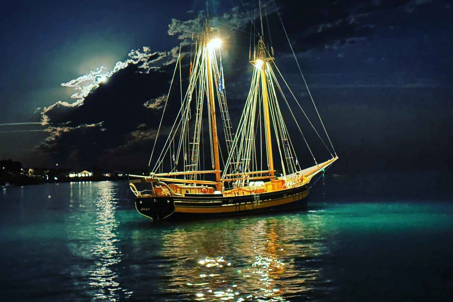Palamós: Tour in barca al tramonto con bicchiere di Cava