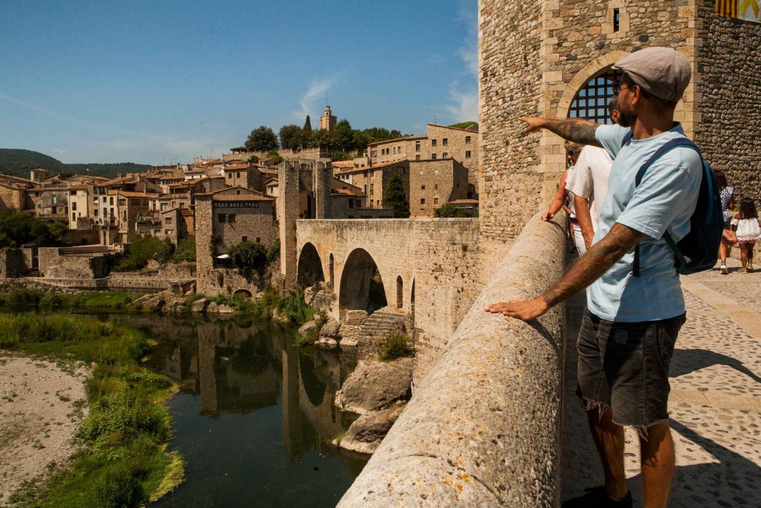 Excursion privée d'une journée : Villages médiévaux de Catalogne avec déjeuner