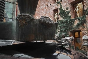 Tailored from Barcelona: Dali's museum & birthplace tour