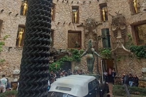 Tailored from Barcelona: Dali's museum & birthplace tour