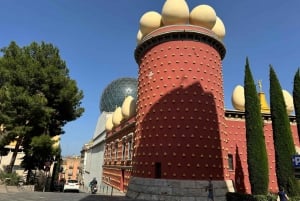 Tailored from Barcelona: Dali's museum & birthplace tour