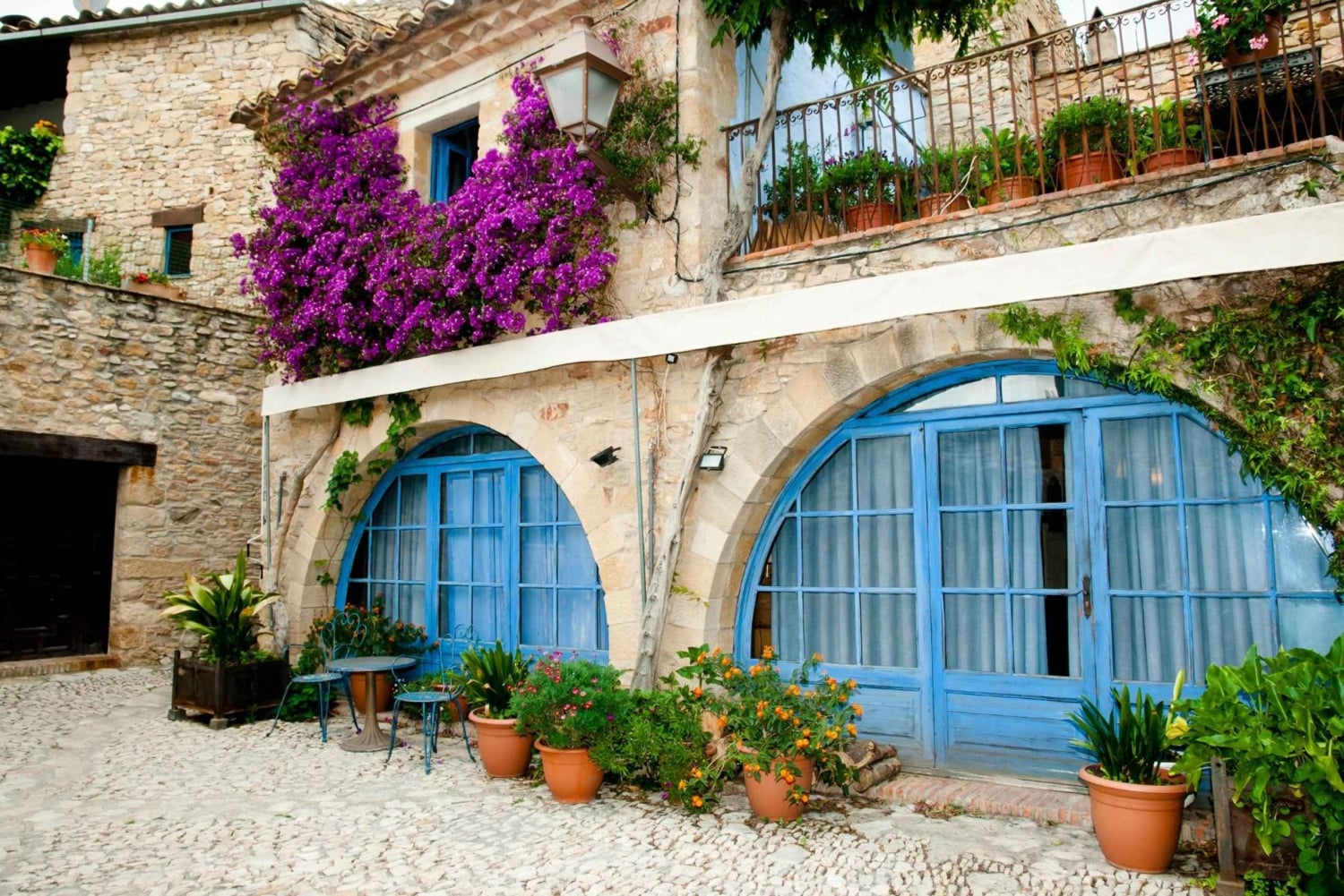 Private Tour Girona & Medieval Villages from Barcelona