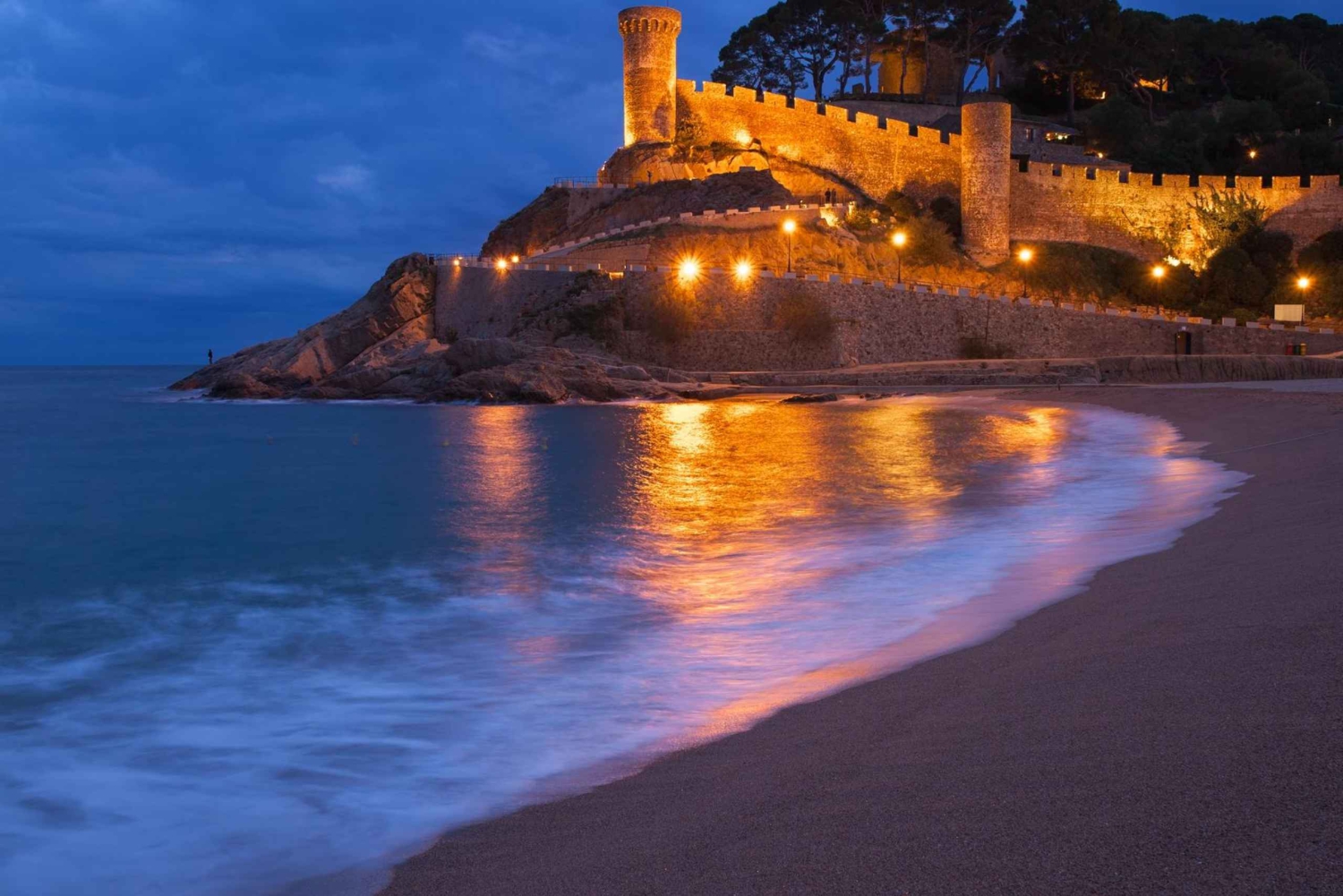 バルセロナ発ジローナ＆トッサ・デ・マールプライベートツアー