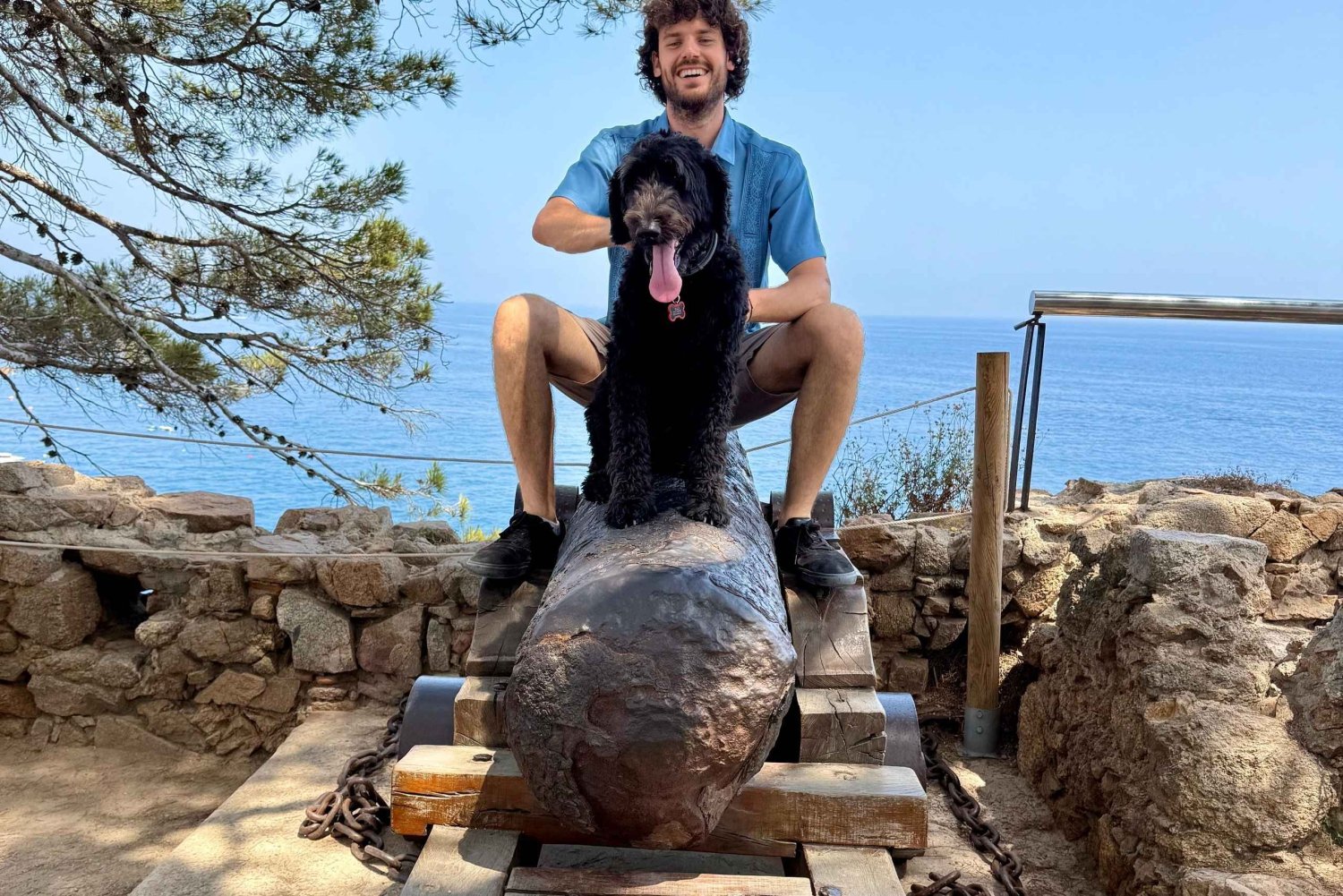 Prywatna wycieczka do Girony i Costa Brava z uroczym psem