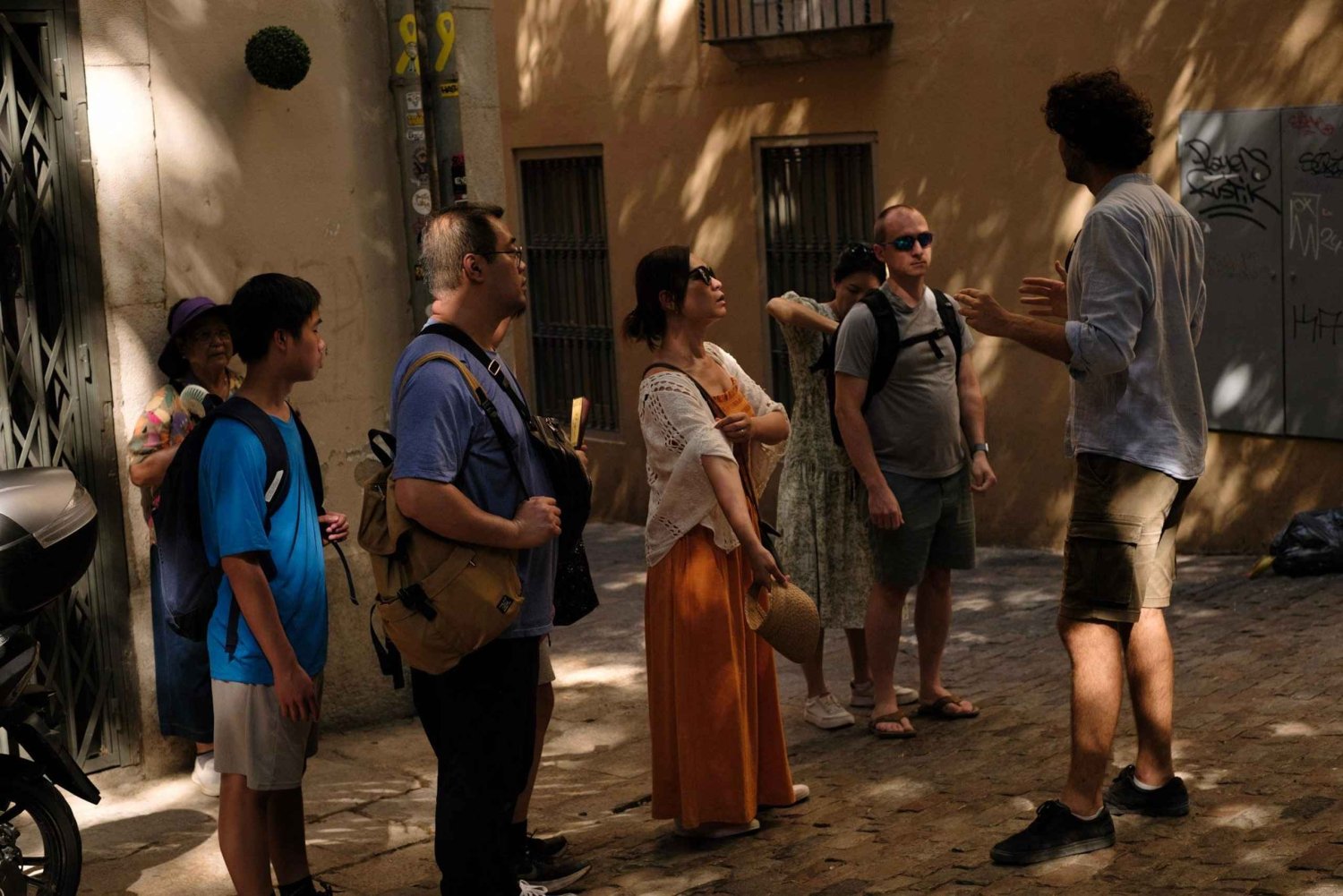 Частный тур в Жирону и Коста-Брава с милым собакой