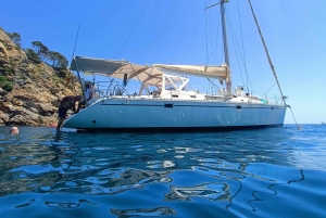 Een dagje zeilen met barbecue aan de Costa Brava