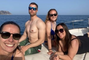 Rosas: Excursión en barco con kayak, paddle surf y aperitivos