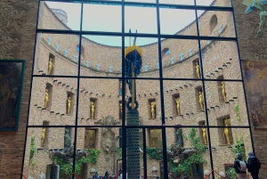 Museo Salvador Dalí, Casa y Cadaqués Tour semiprivado
